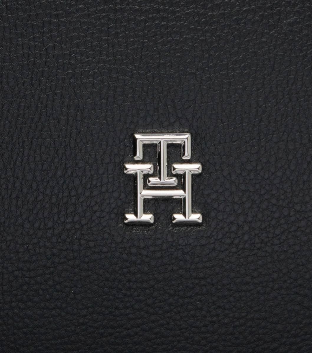 Tommy Hilfiger image